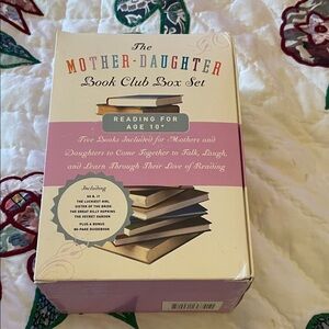 The Mother-Daughter Book Club Box Set - Pink & Cream Five Books